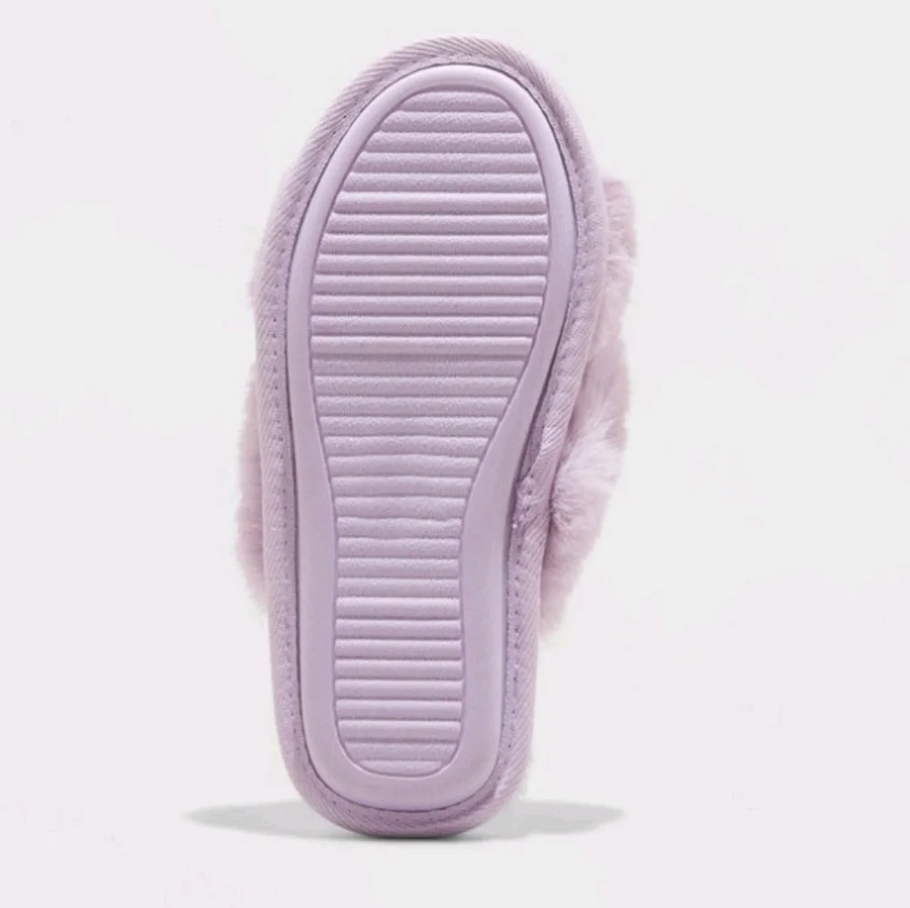 Cat & Jack Purple Brooklyn Crossband Faux Fur Slippers Size L (4/5)